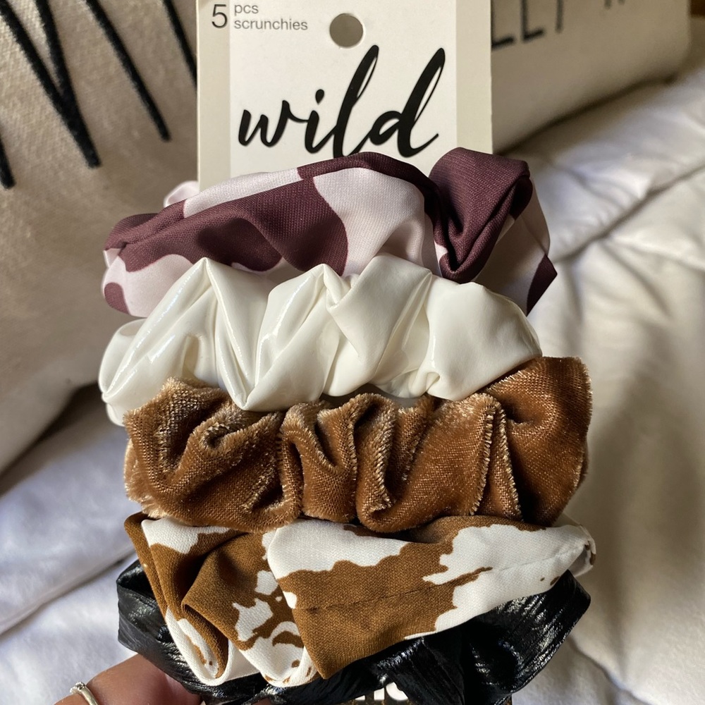 5 pc scrunchy set🤍 cowgirl vibes